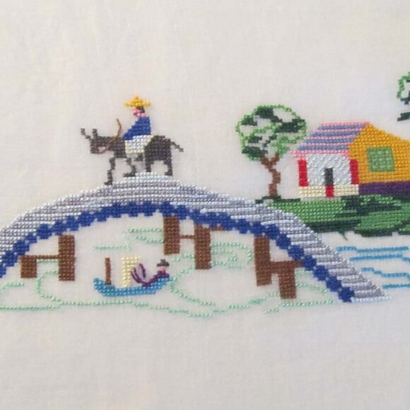 Vintage Chinese Embroidered Tablecloth & 4 Napkin Set - Linen from Asia - Picture 7 of 12